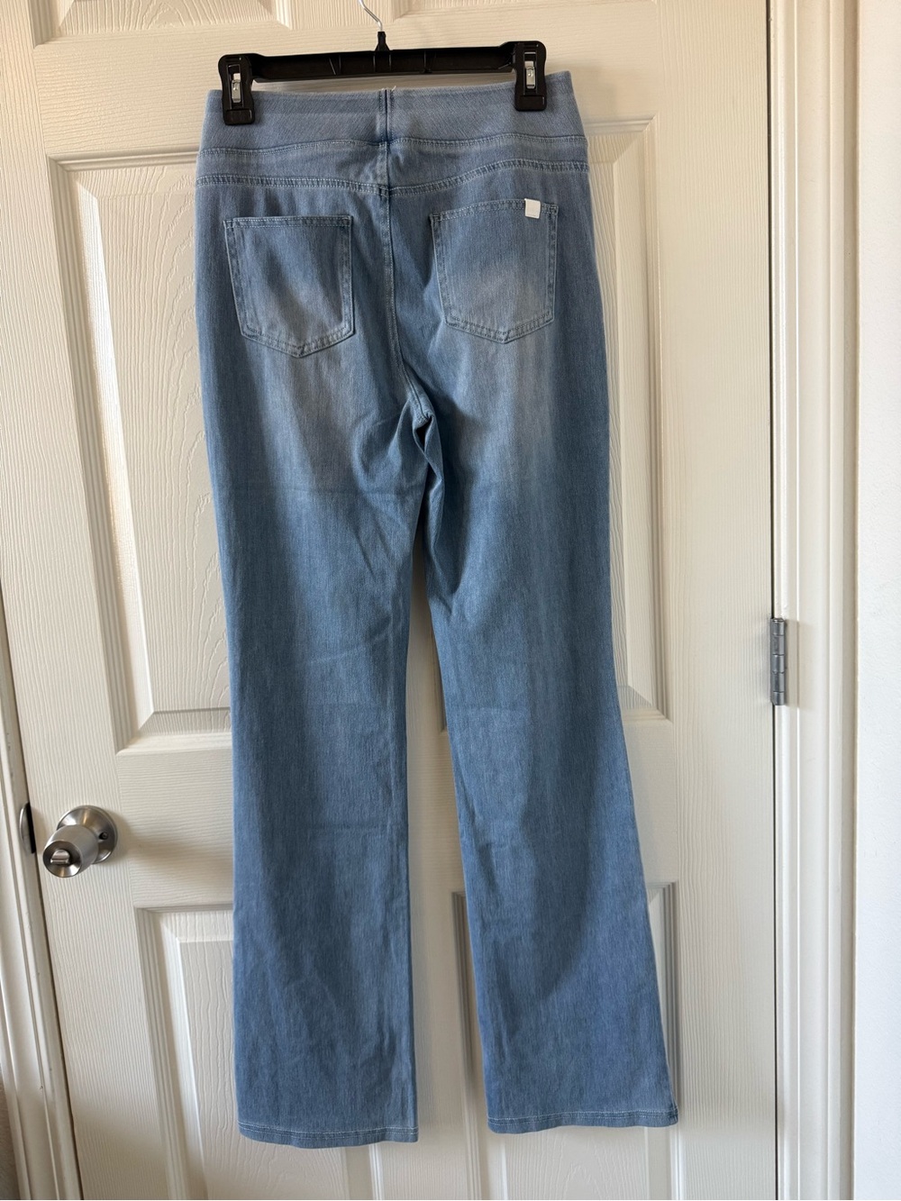 Halara Women’s Jeans Size M Tall Light Wash Blue Stretch Pull On NWT - Picture 4 of 6